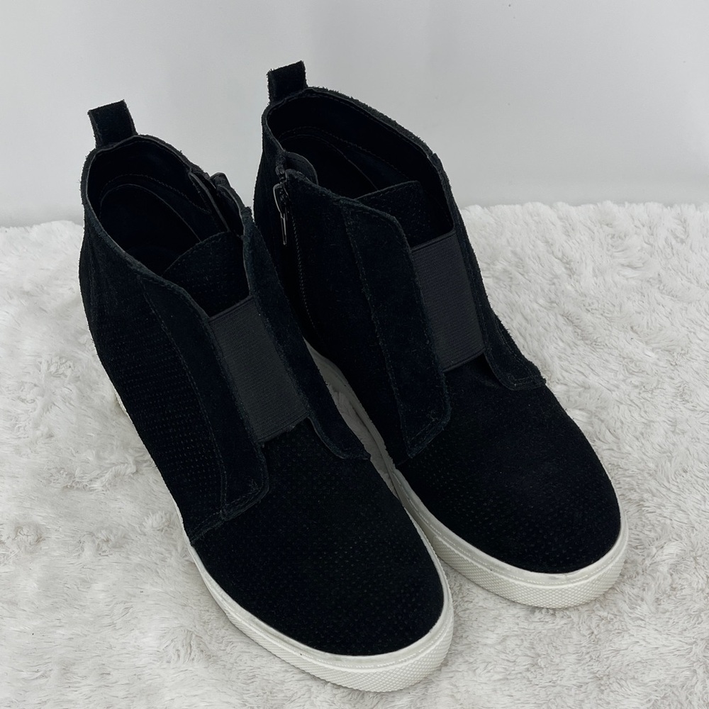 Steve Madden WAVERY Black High-Top WEDGE (INSIDE WEDGE ) BOOTIES SIZE 8.5